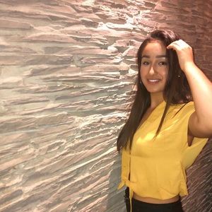 Meet your Posher, Arezo